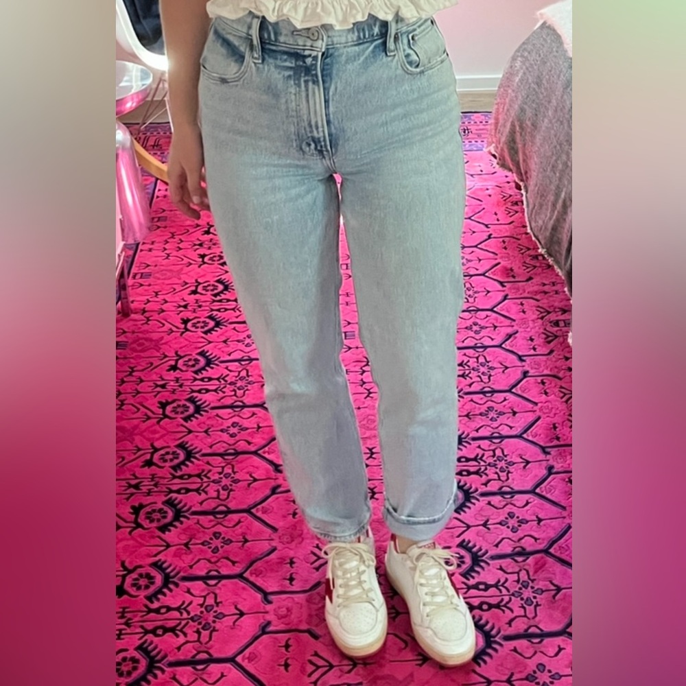 Abercrombie Ultra High Rise 90s Straight
Jean 26 Extra Short Light Wash